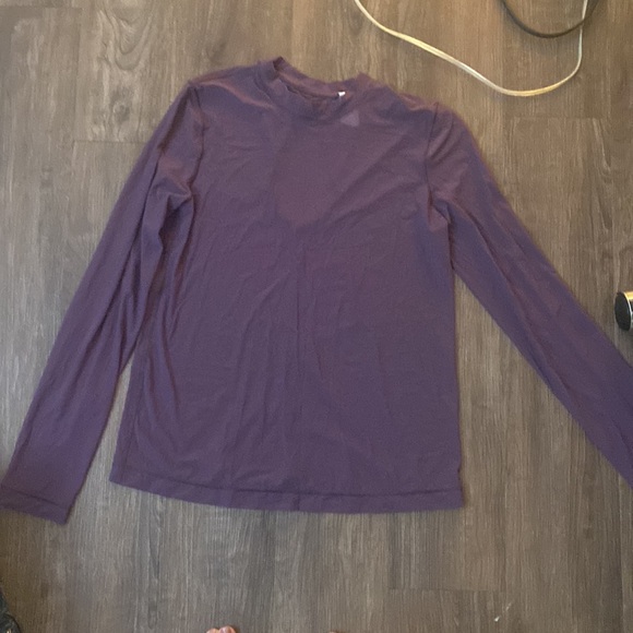 Like new Lululemon keyhole mesh long sleeve shirt size 4 in color grape thistle - Picture 2 of 8